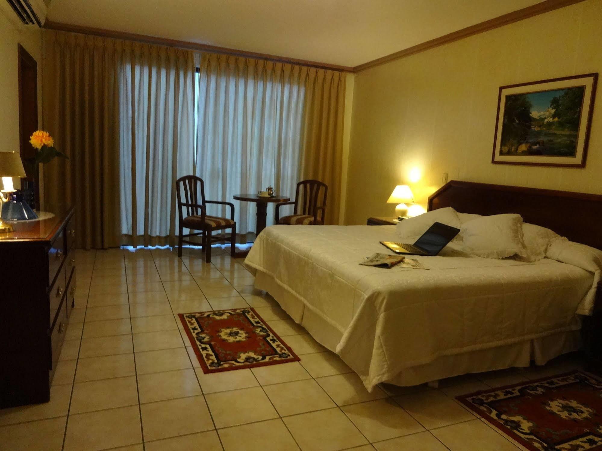 House Inn Apart Hotel Santa Cruz de La Sierra Dış mekan fotoğraf